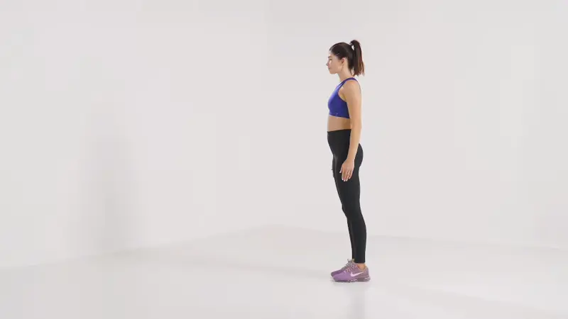 a woman is doing forward lunge_knee fat exercises