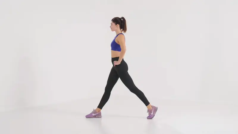 a woman is doing split squat_knee fat exercises