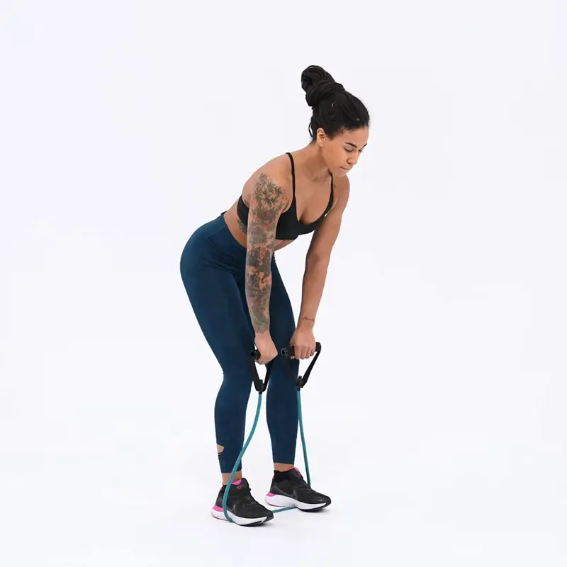 a woman is working out, doing Handle Band Bent Over Row_how to lose upper body fat